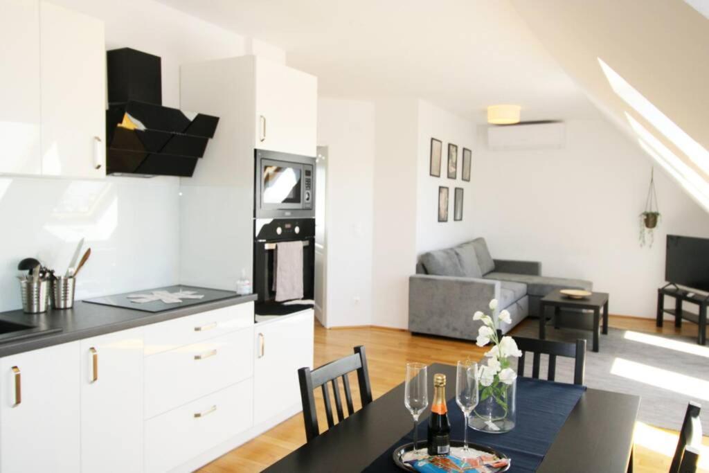 Penthouse With Amazing Terrace L Lf42 Apartment เวียนนา ภายนอก รูปภาพ